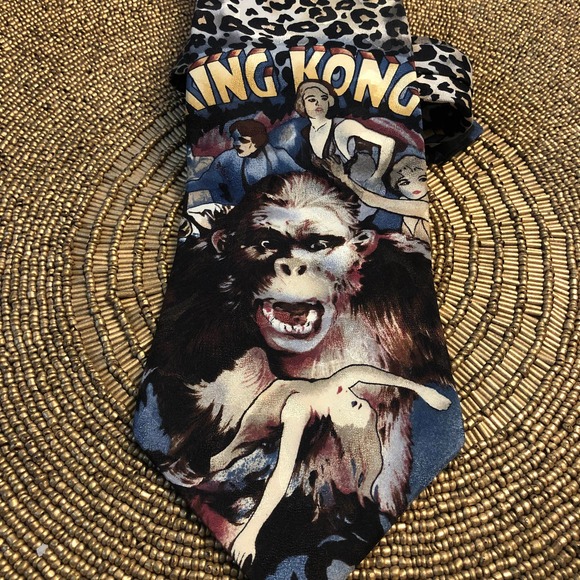 American Film Classics Men's Tie 90s 1992 King Kong (Old Movie) Silk Necktie - Picture 3 of 8